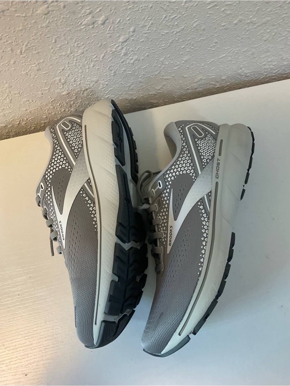 Women's NWOT 9W Brooks Ghost 14 no box. - Picture 3 of 6